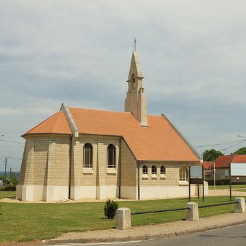 Chapelle du Souvenir et lanterne des morts
