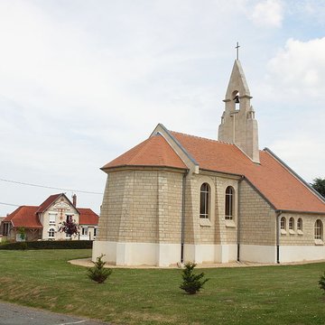 Chapelle du Souvenir et lanterne des morts