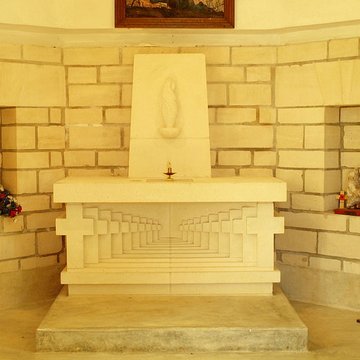 Chapelle du Souvenir et lanterne des morts