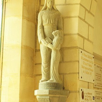 Chapelle du Souvenir et lanterne des morts