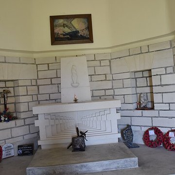 Chapelle du Souvenir et lanterne des morts