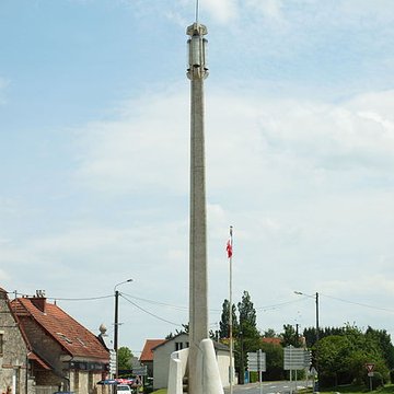 Chapelle du Souvenir et lanterne des morts