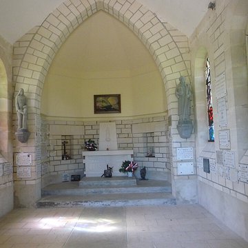 Chapelle du Souvenir et lanterne des morts