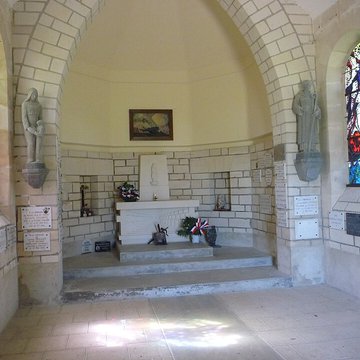 Chapelle du Souvenir et lanterne des morts