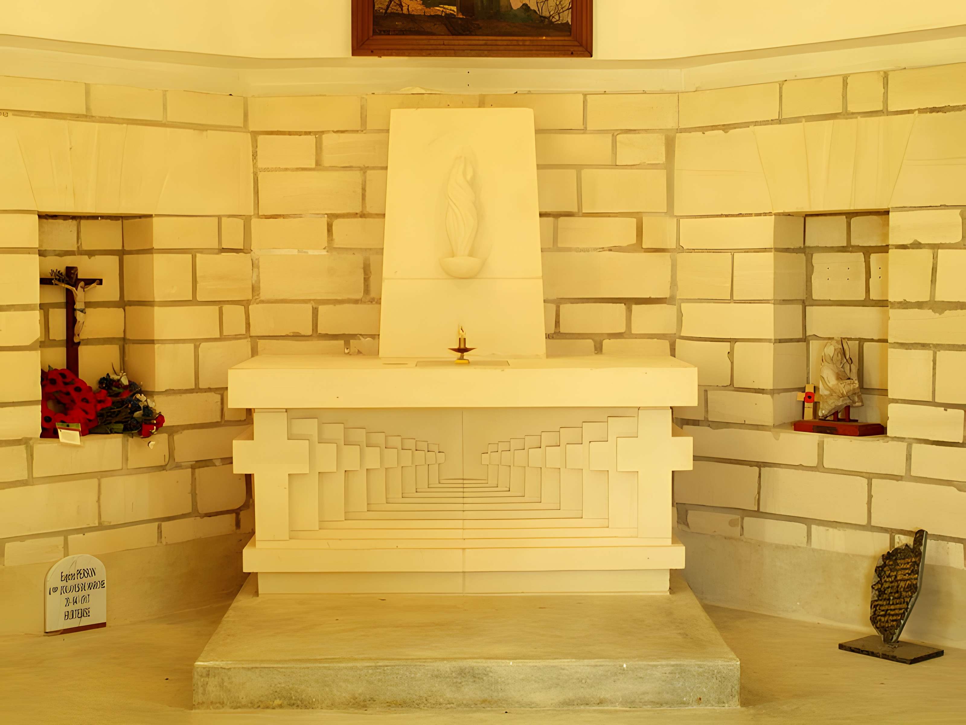 Chapelle du Souvenir et lanterne des morts