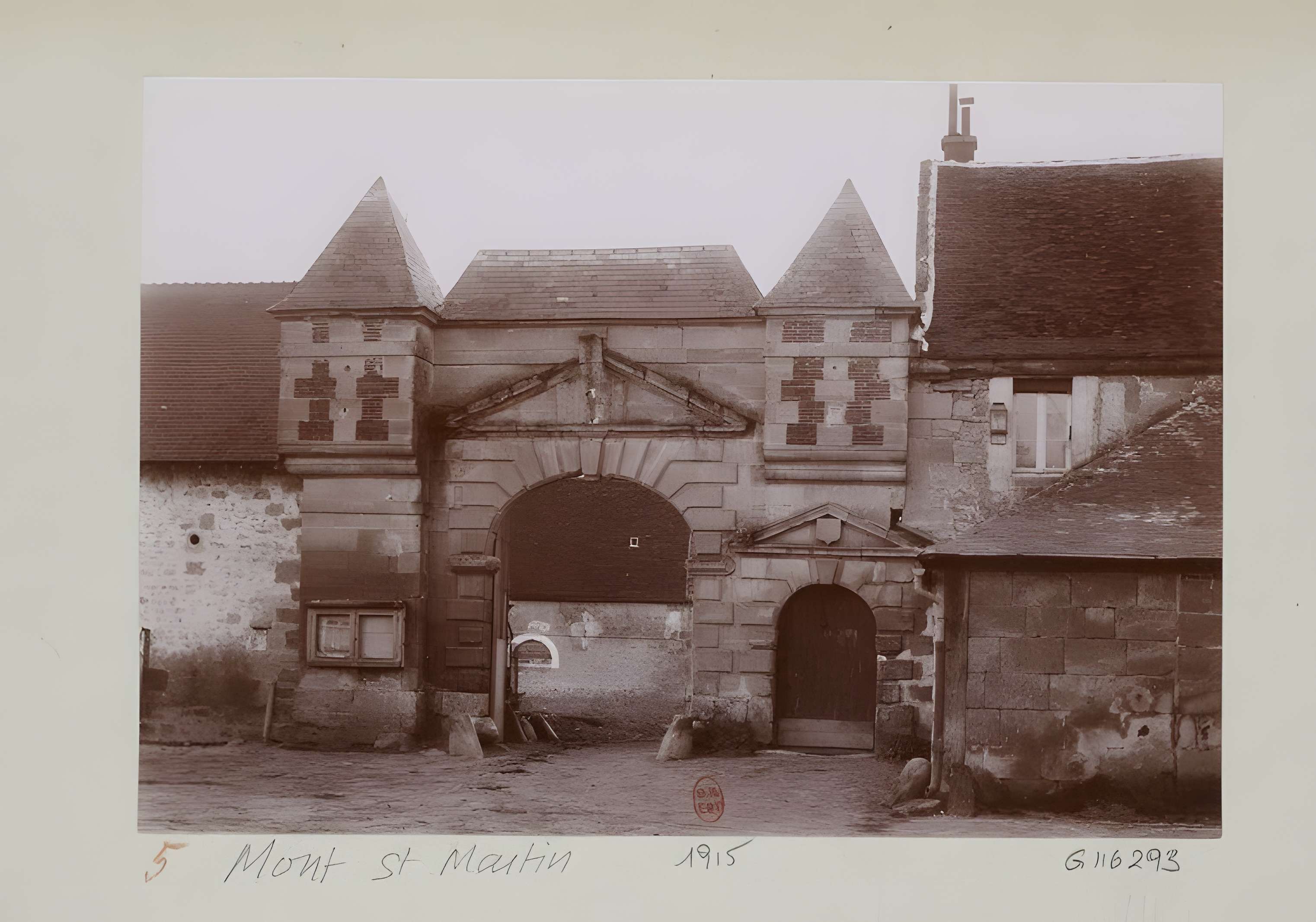 Ancienne abbaye du Mont-Saint-Martin
