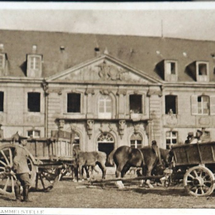 Photo de Ancienne caserne des Dragons de la Reine