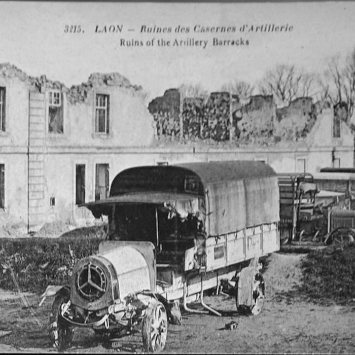 Photo de Ancienne caserne des Dragons de la Reine