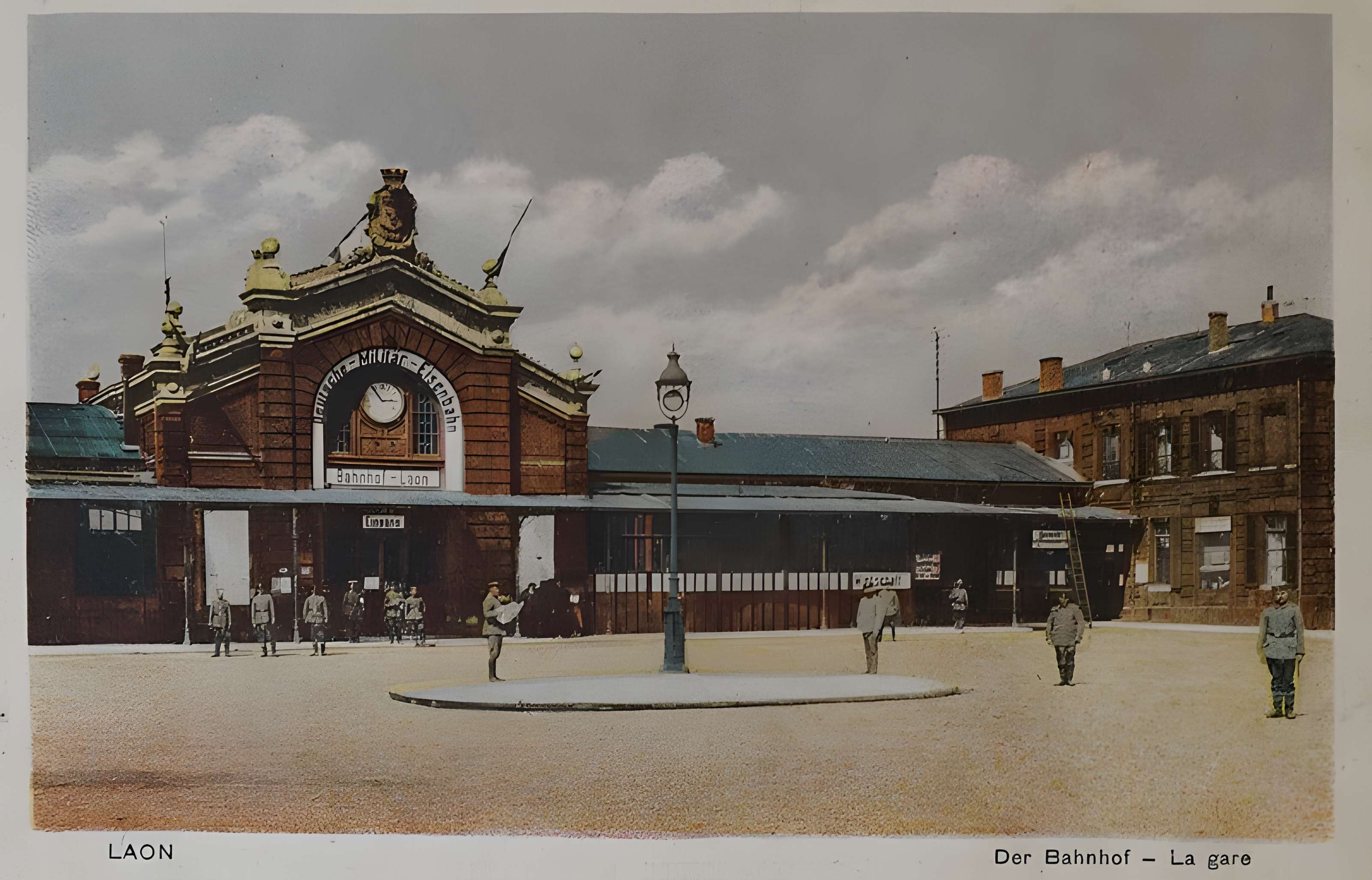 Rotonde et halle-atelier ferroviaires