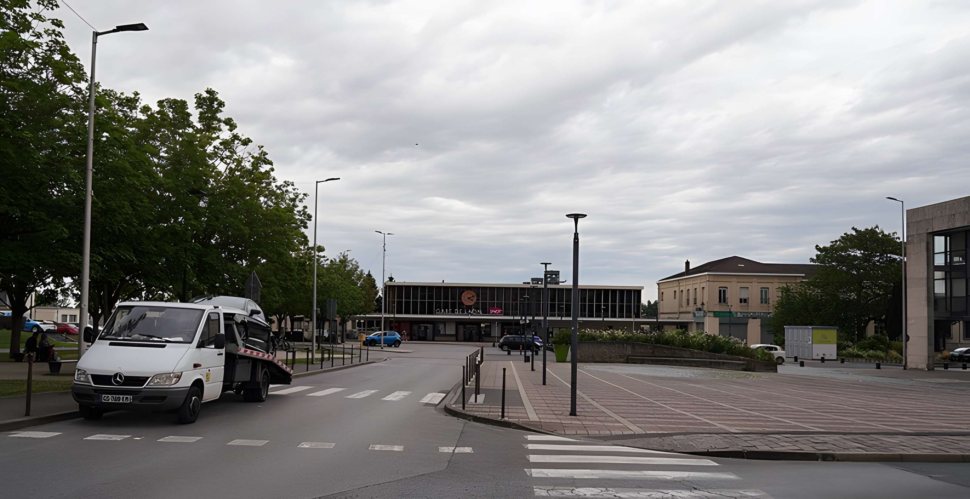 Rotonde et halle-atelier ferroviaires