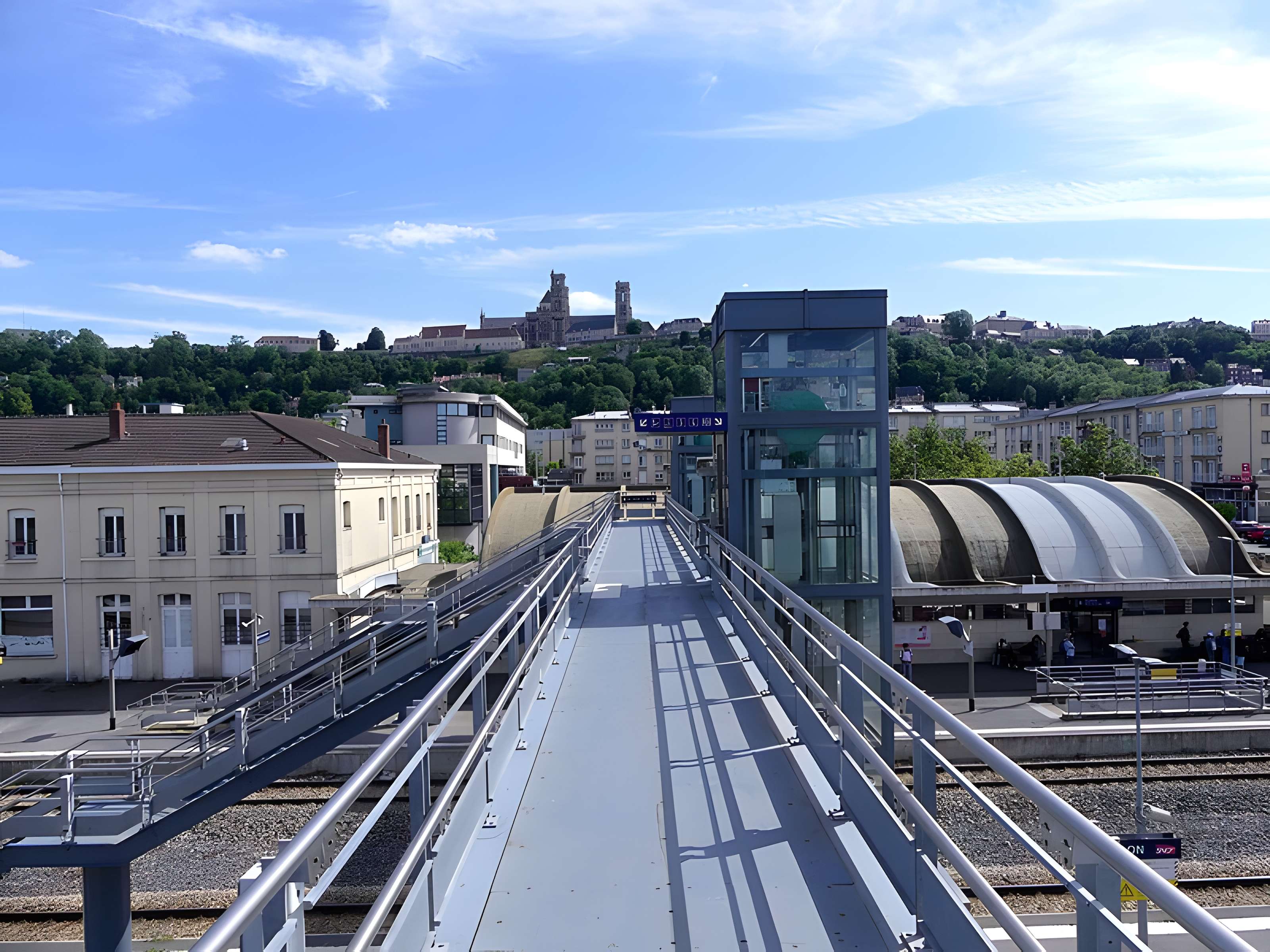 Rotonde et halle-atelier ferroviaires