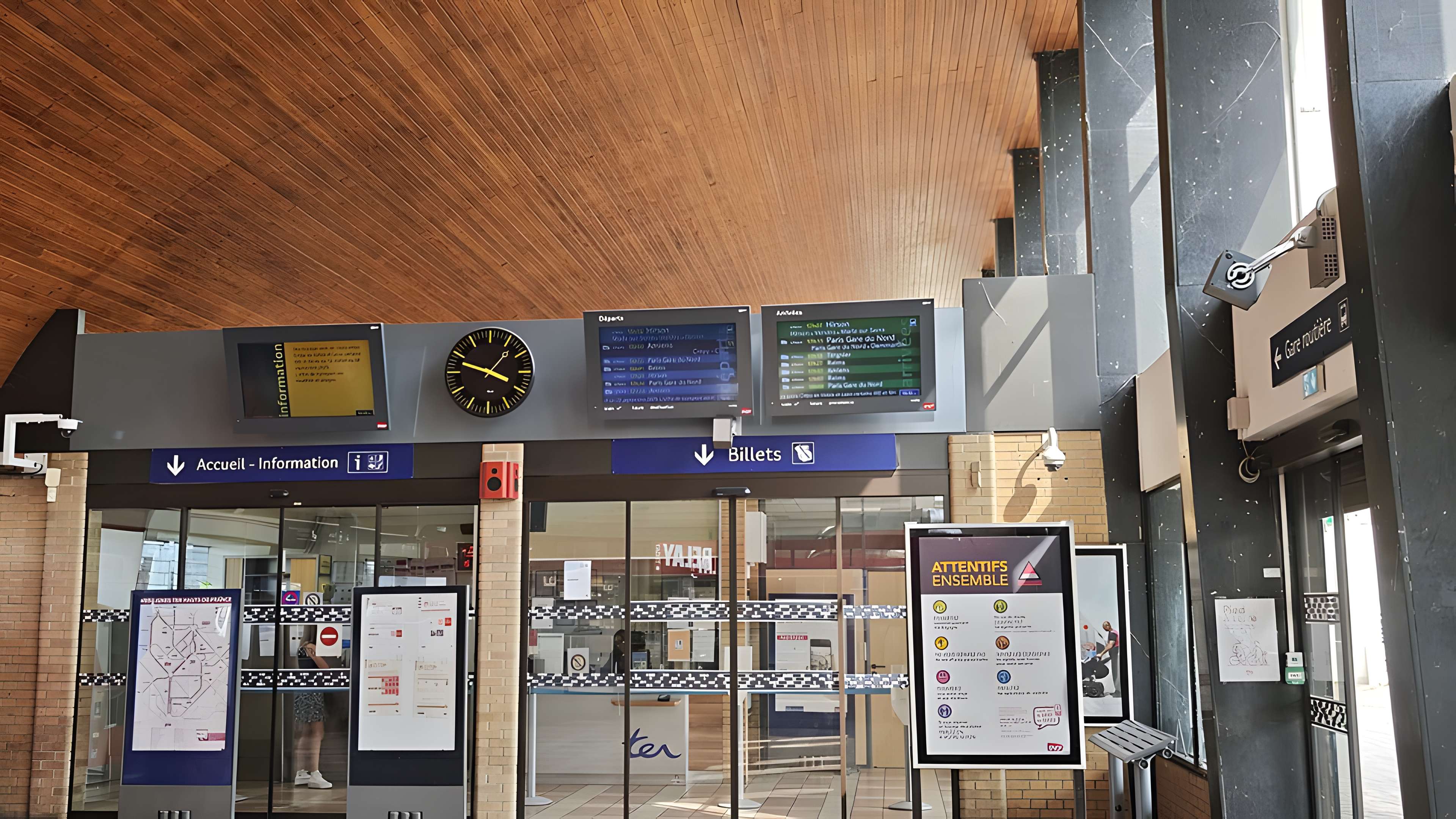 Rotonde et halle-atelier ferroviaires