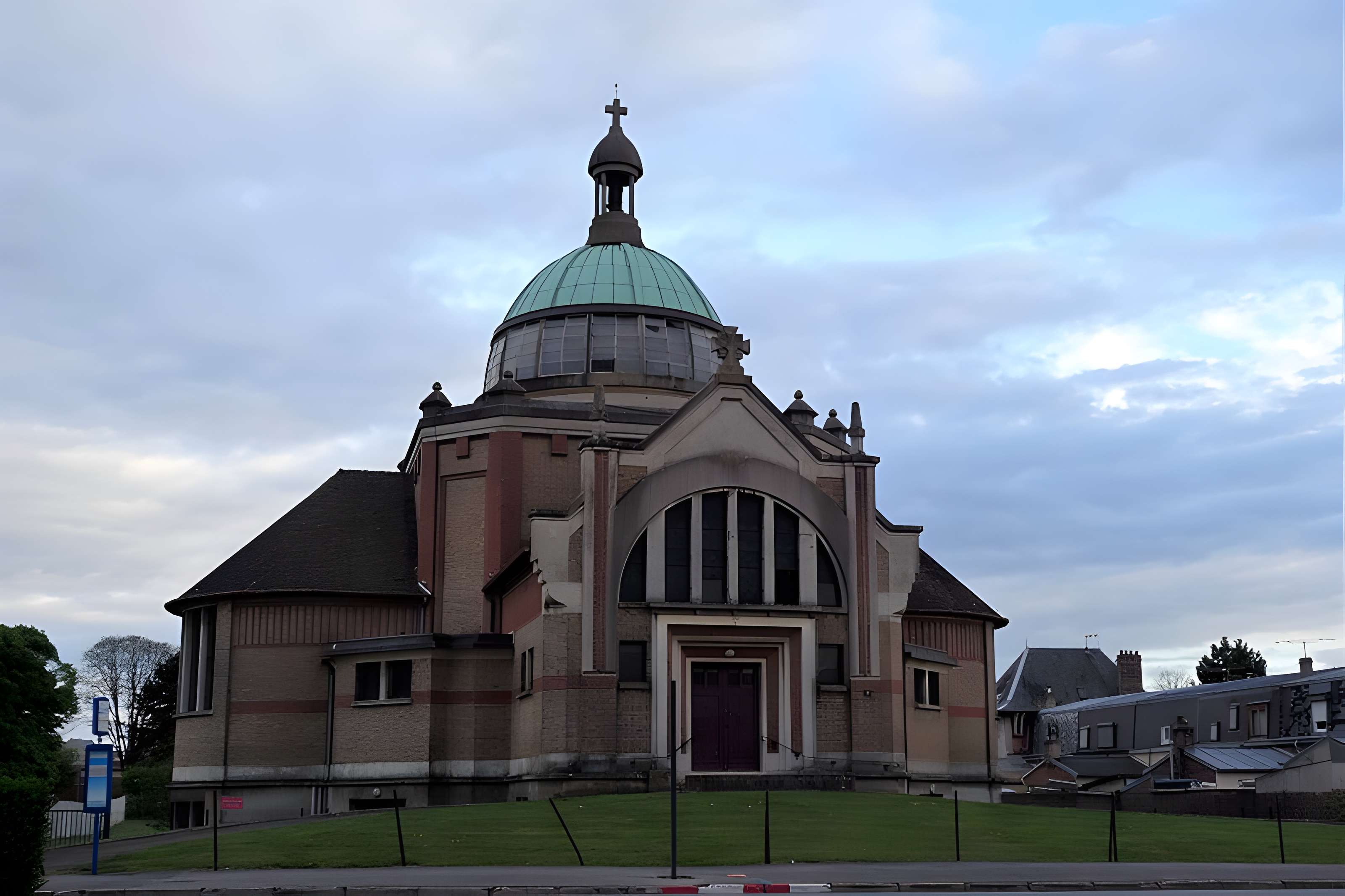 Église Sainte-Thérèse de l’Enfant Jésus
