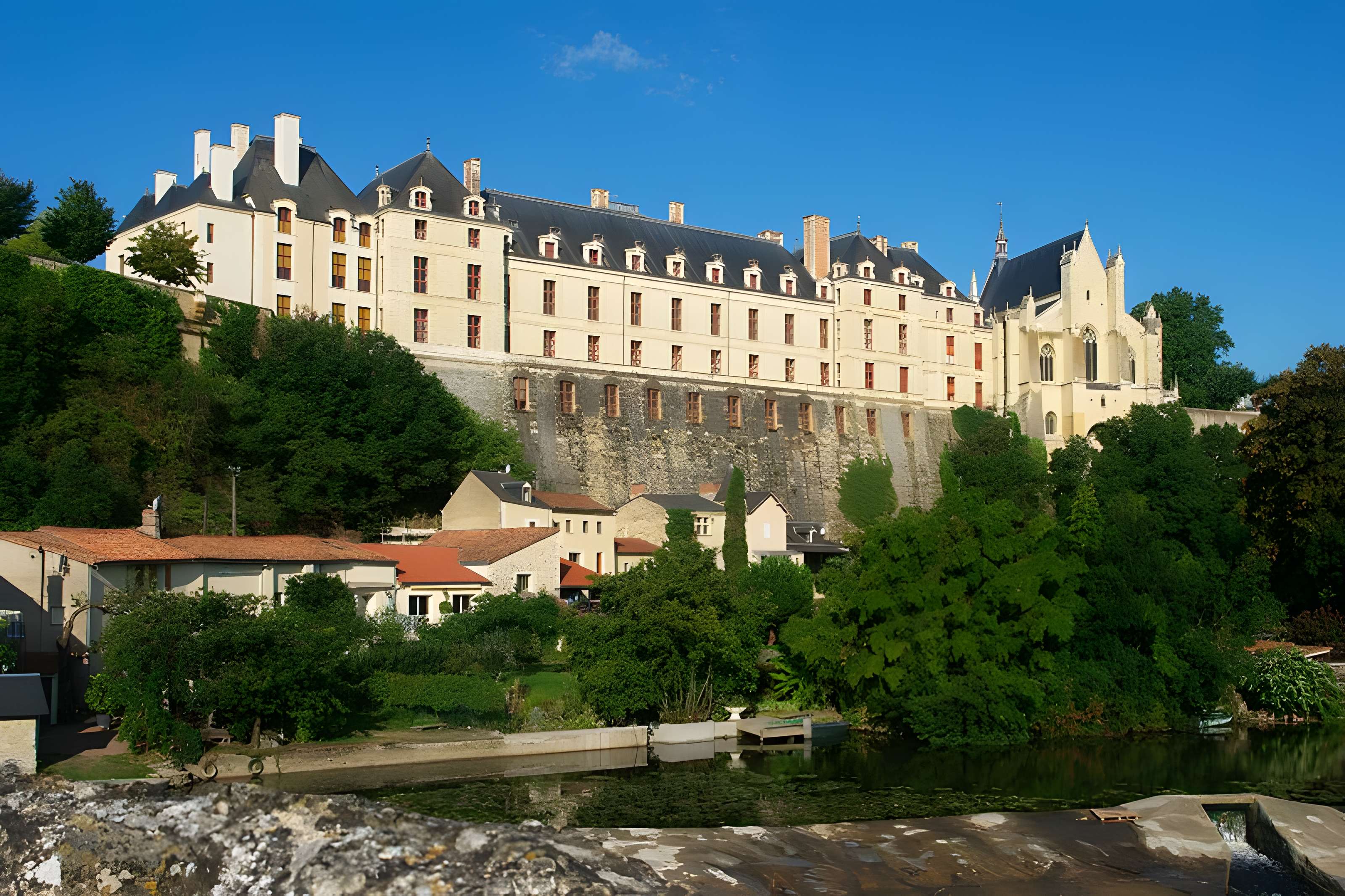 Château des ducs de La Trémoille