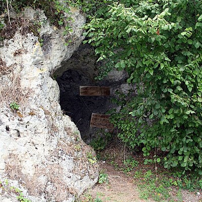 Photo de Deux grottes préhistoriques situées dans le domaine des Bernards