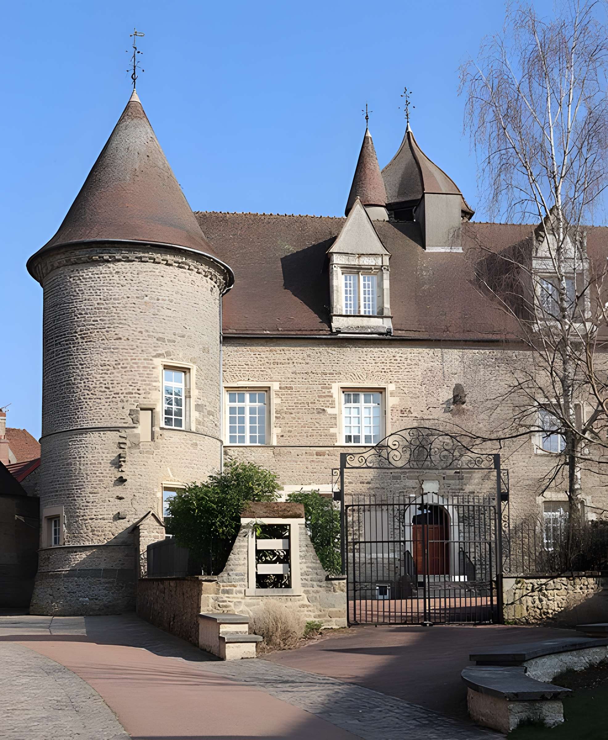 Château des Princes de Condé à Arnay-le-Duc