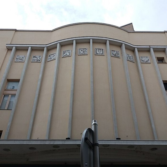 Photo de Petit casino, actuellement centre culturel Valéry Larbaud