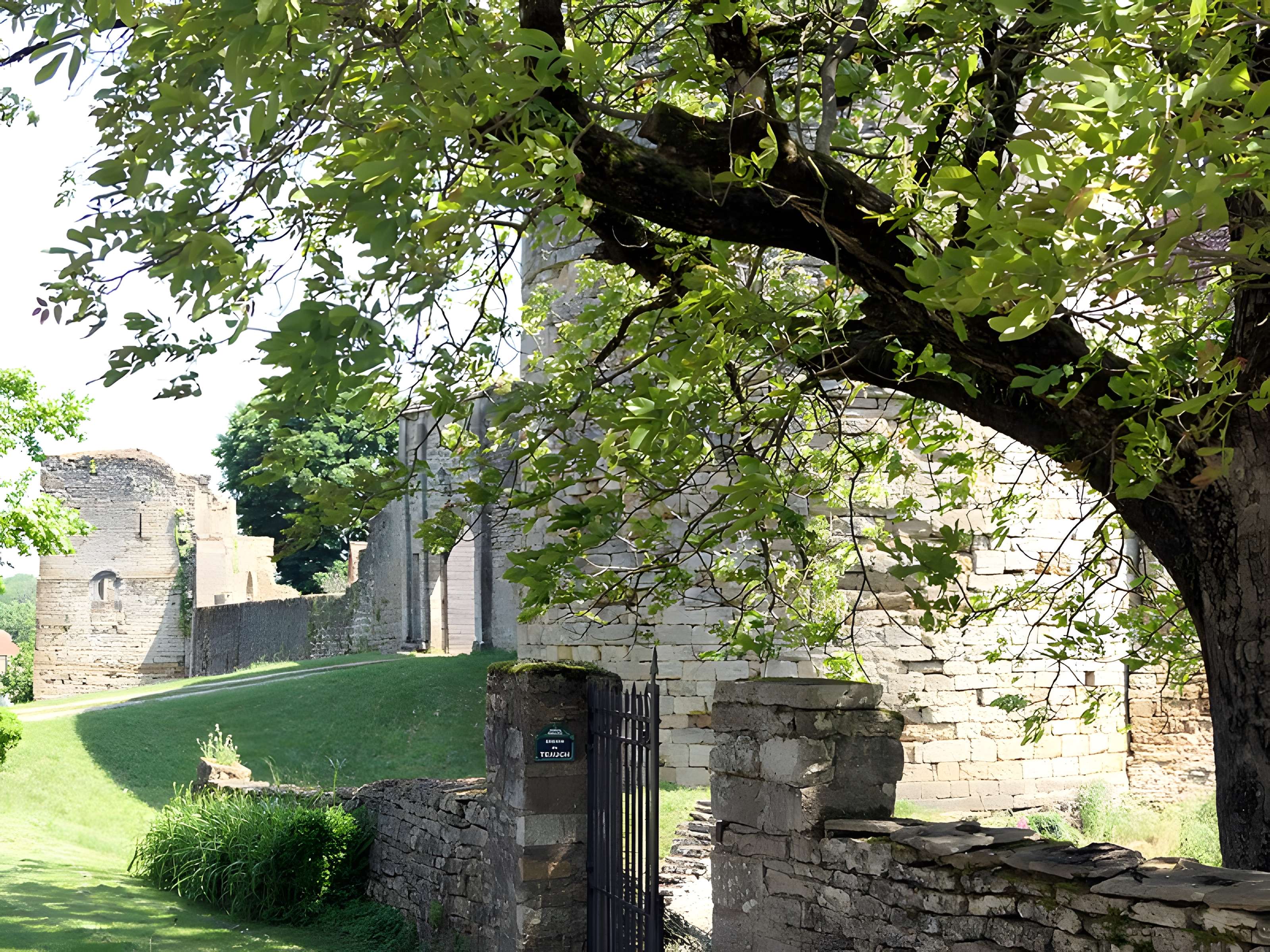 Château d'Étrabonne