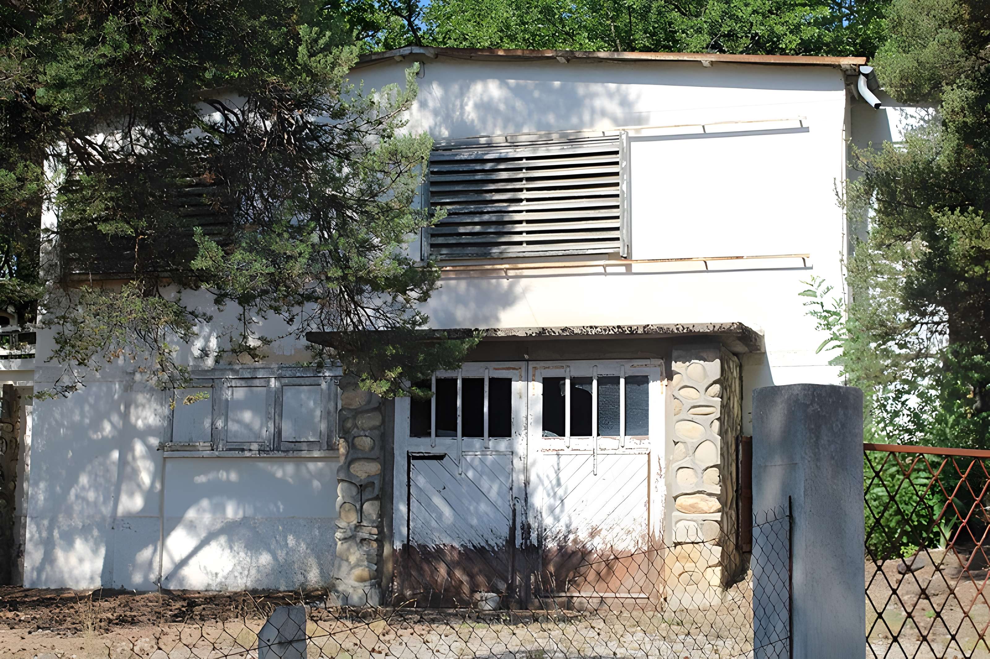 Maison préfabriquée BCC F 8x8 dit chalet Jeanneret-Prouvé