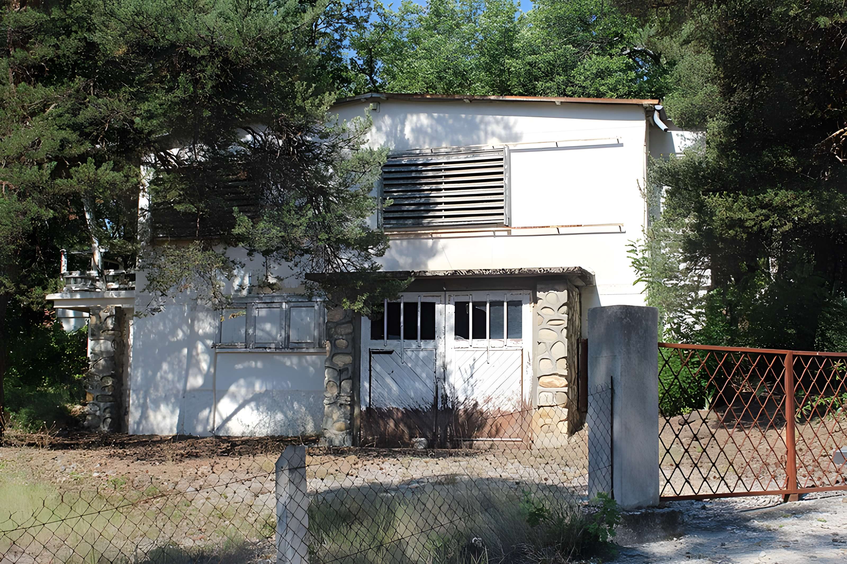 Maison préfabriquée BCC F 8x8 dit chalet Jeanneret-Prouvé