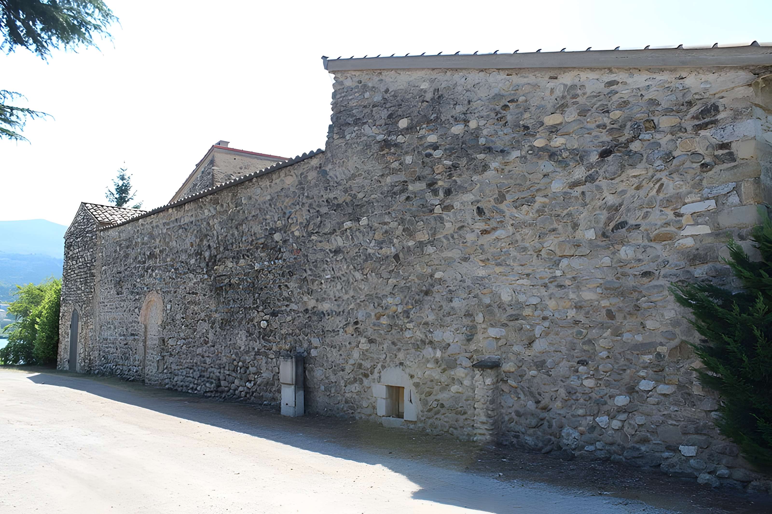 Prieuré Saint-Pierre-ès-Liens (restes)