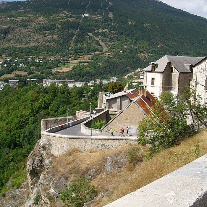 Photo de Anciennes fortifications de la Ville Haute