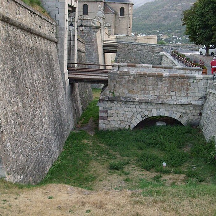 Photo de Anciennes fortifications de la Ville Haute