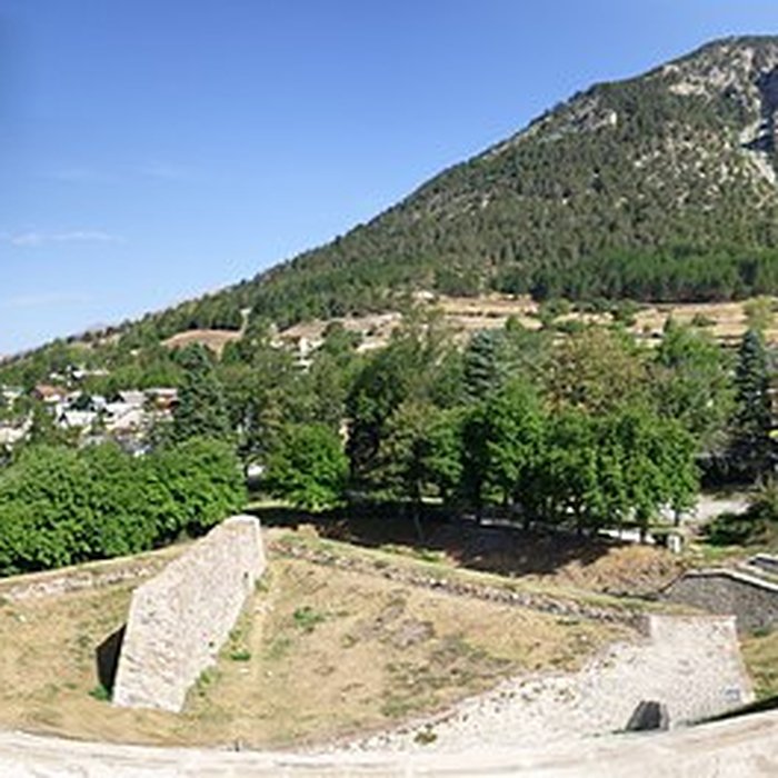 Photo de Anciennes fortifications de la Ville Haute