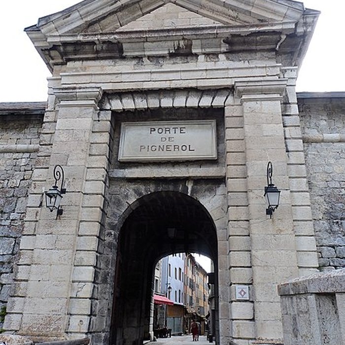 Photo de Anciennes fortifications de la Ville Haute