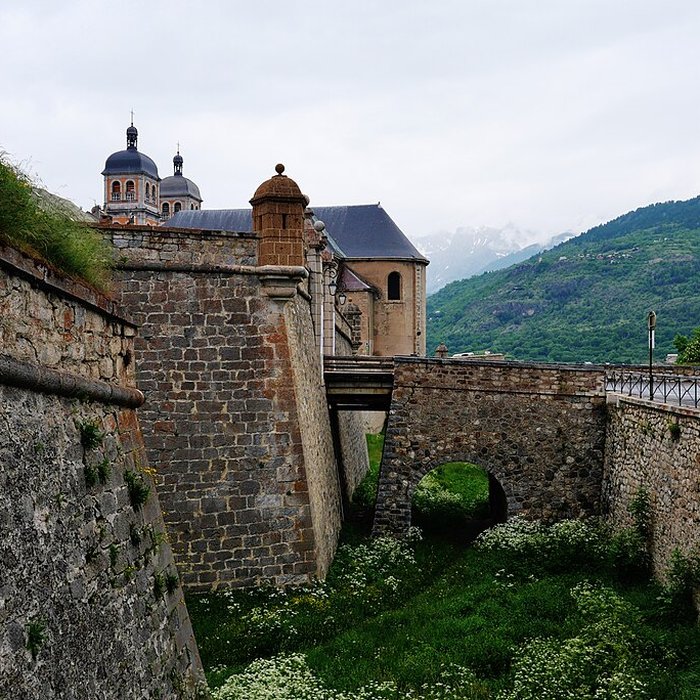 Photo de Anciennes fortifications de la Ville Haute