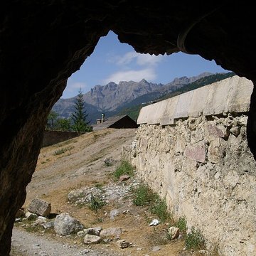 Anciennes fortifications de la Ville Haute