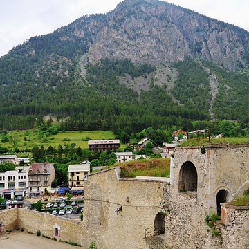 Anciennes fortifications de la Ville Haute