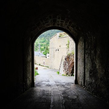 Anciennes fortifications de la Ville Haute