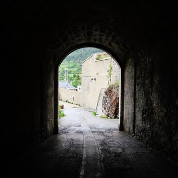 Anciennes fortifications de la Ville Haute