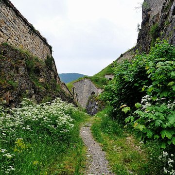 Anciennes fortifications de la Ville Haute