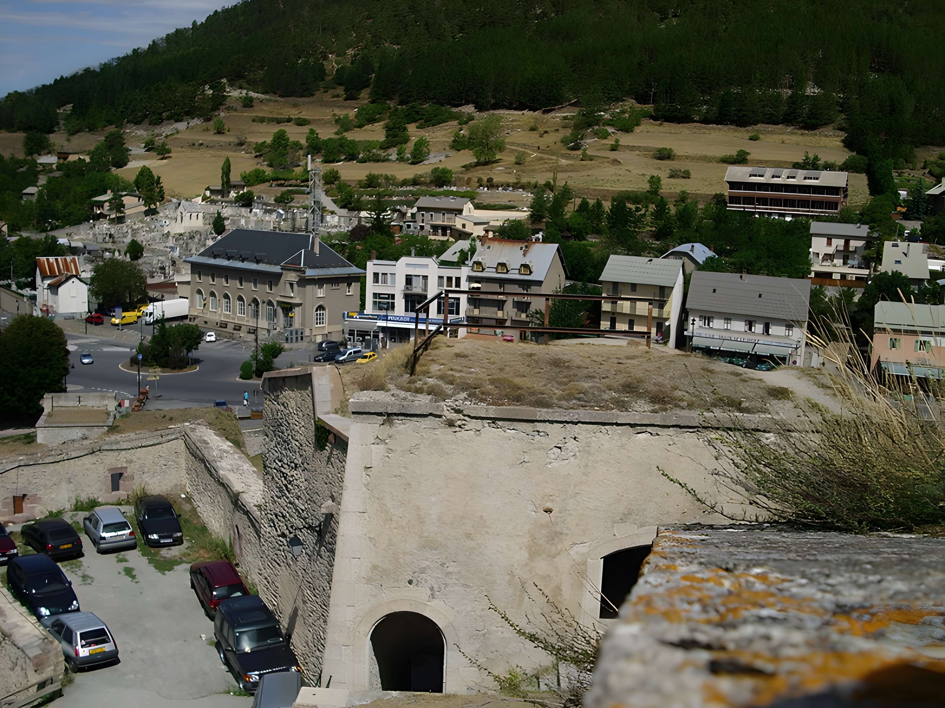 Anciennes fortifications de la Ville Haute