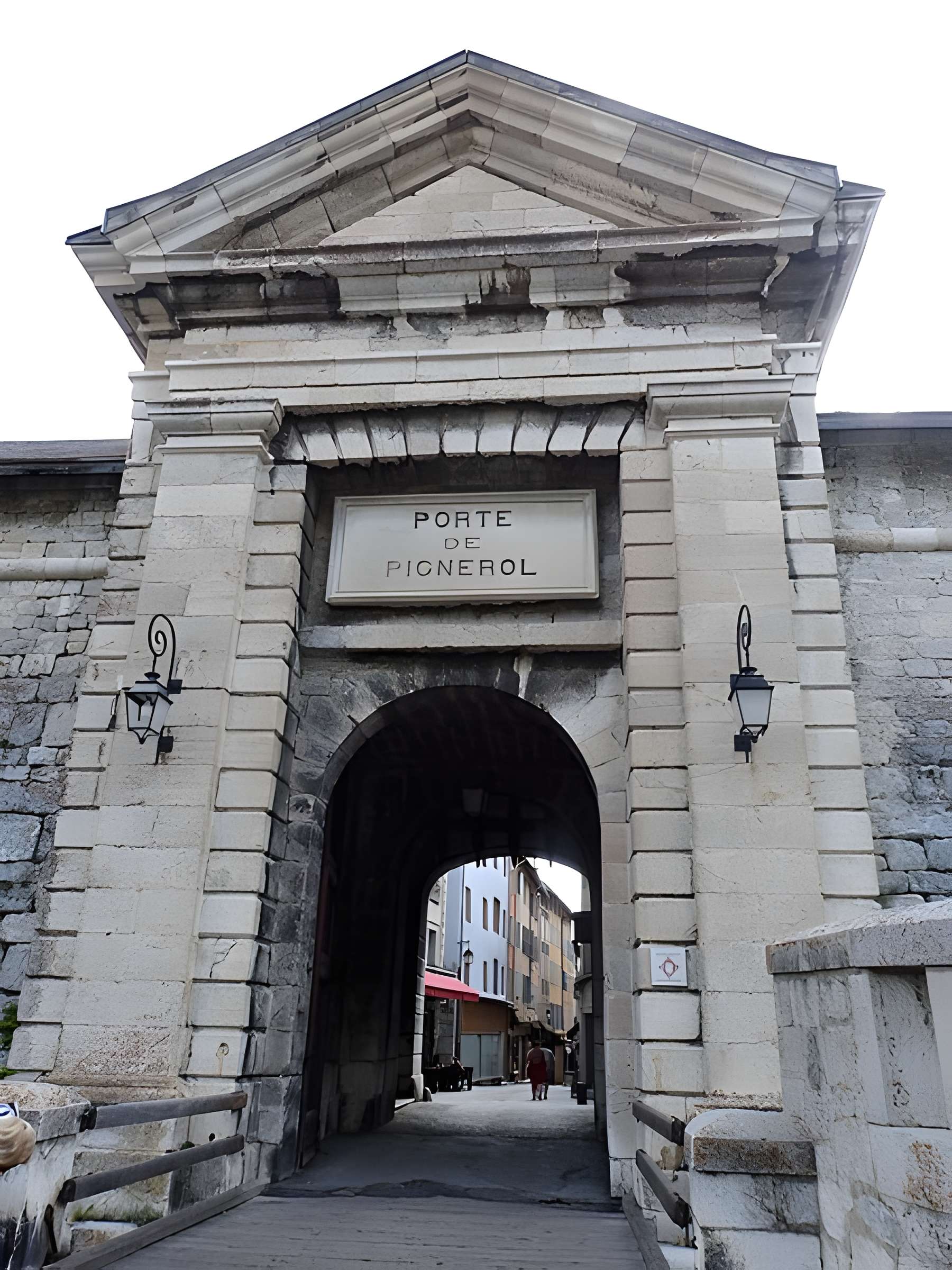 Anciennes fortifications de la Ville Haute