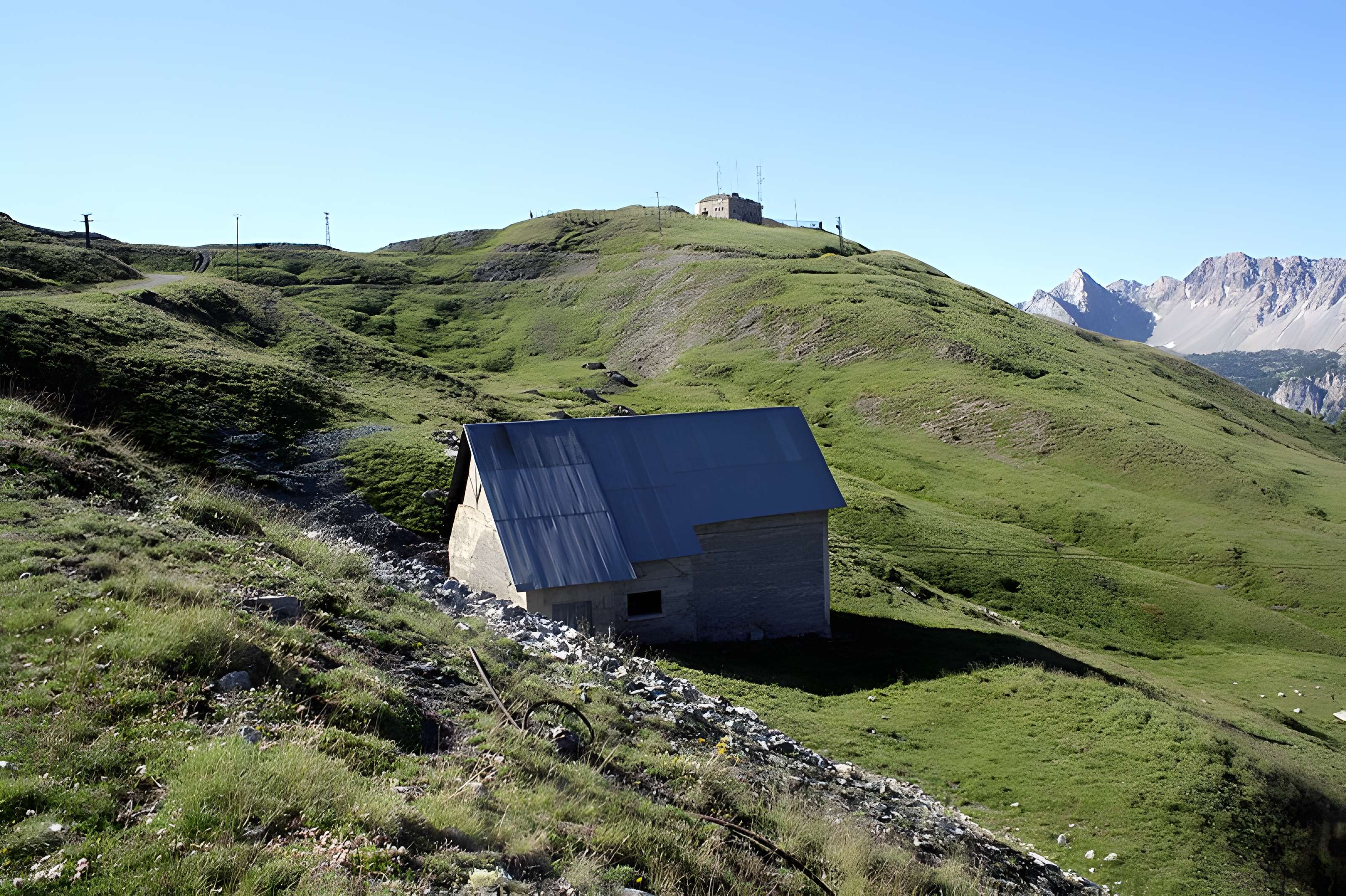 Téléphérique militaire de Terre Rouge ou des Gondrans