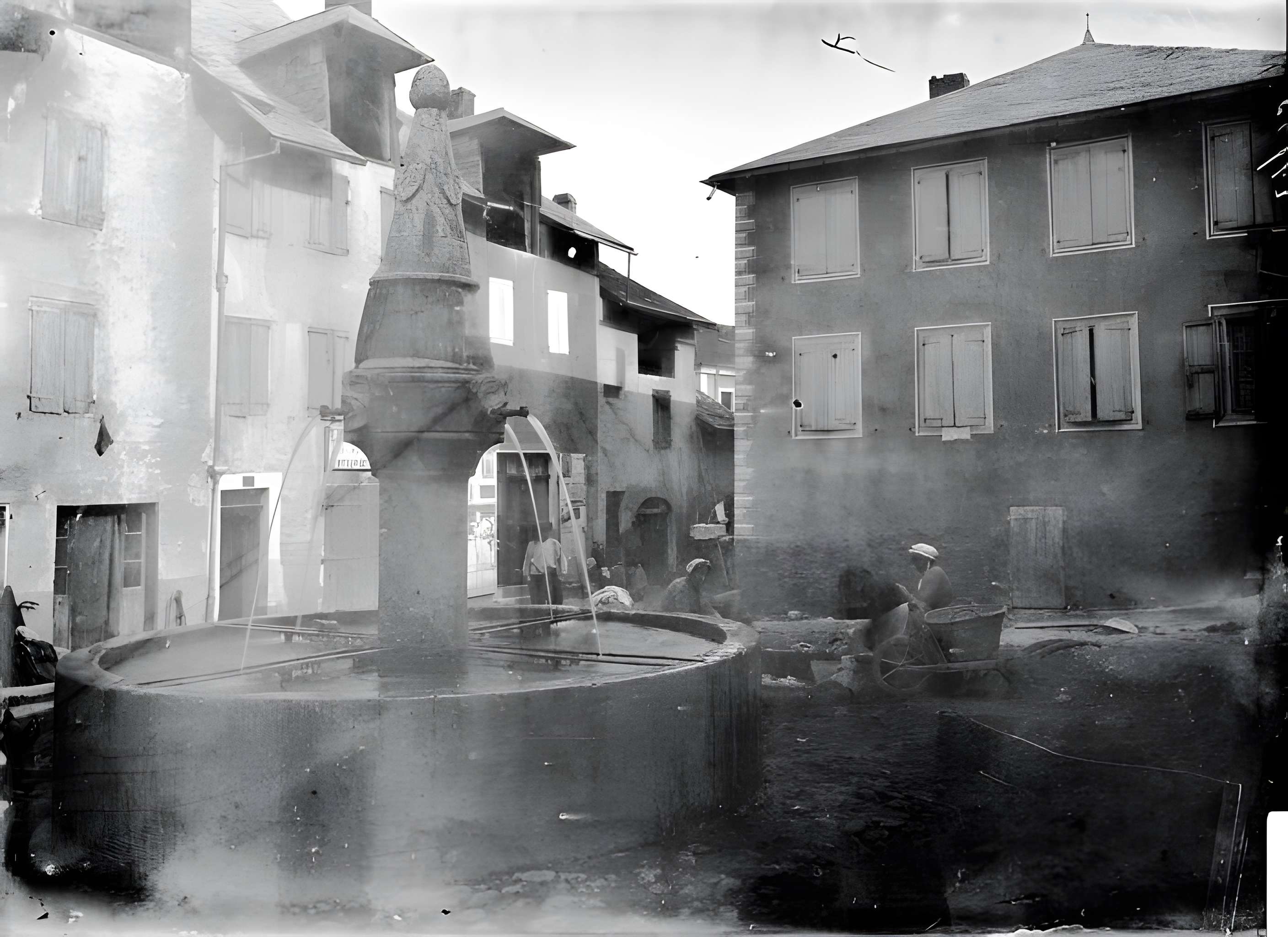 Fontaine sur la place