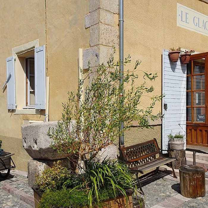 Photo de Mesure banale de grains en pierre