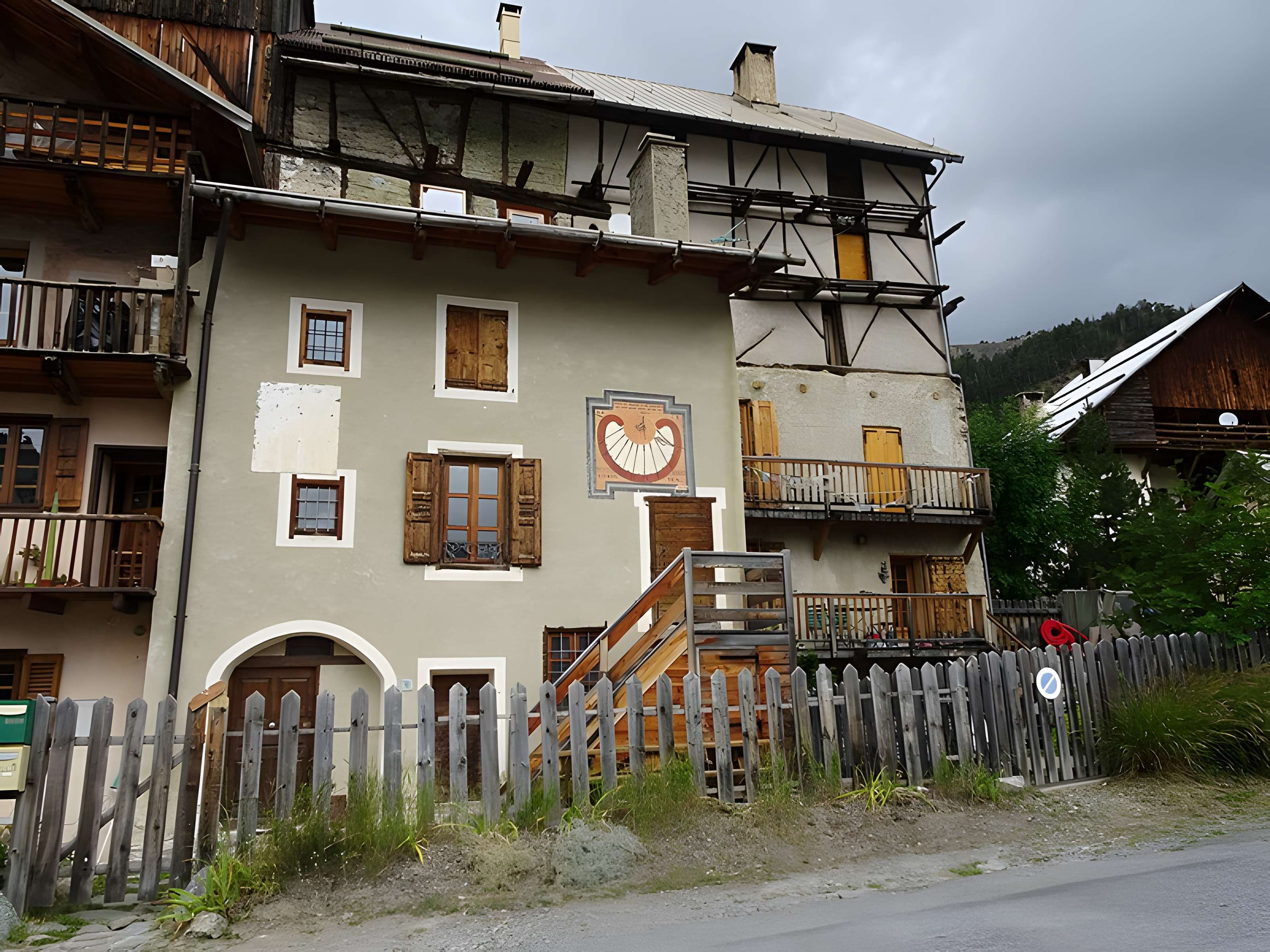 Maison, sise aux Forannes