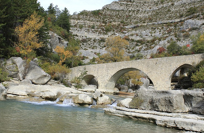 Photo de Middeleeuwse brug op de Meouge