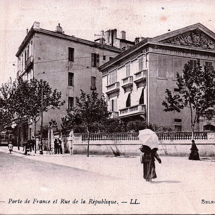 Photo de Immeuble dit Porte de France
