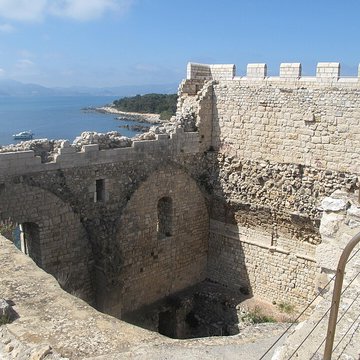 Château fort ou ancien monastère de Lérins
