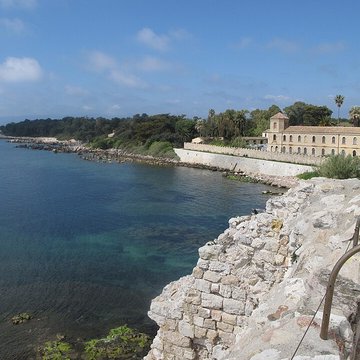 Château fort ou ancien monastère de Lérins