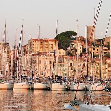 Tour du Suquet, chapelle Sainte-Anne et église Notre-Dame-de-lEspérance