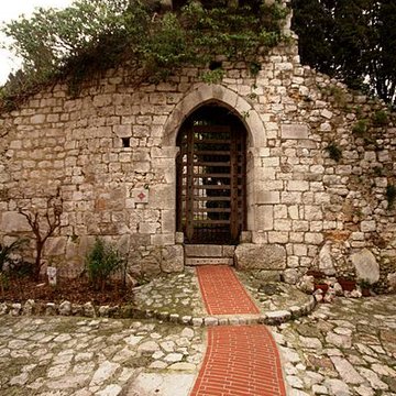 Enceinte du Moyen-âge restes de l