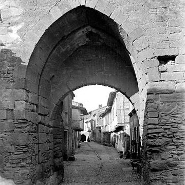 Enceinte du Moyen-âge restes de l