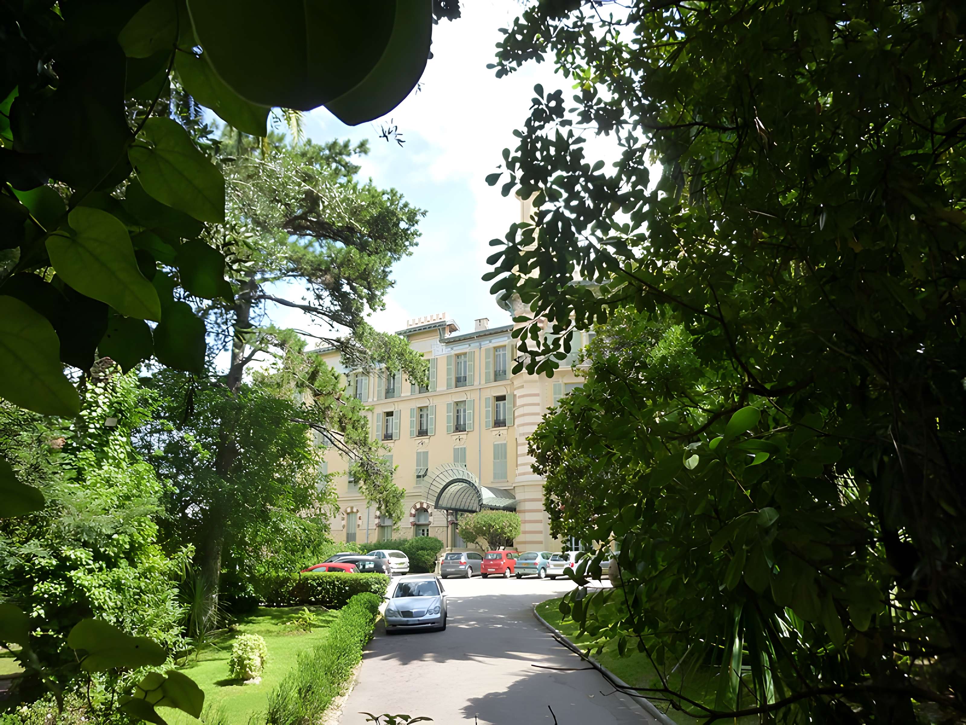 Ancien Hôtel Alhambra