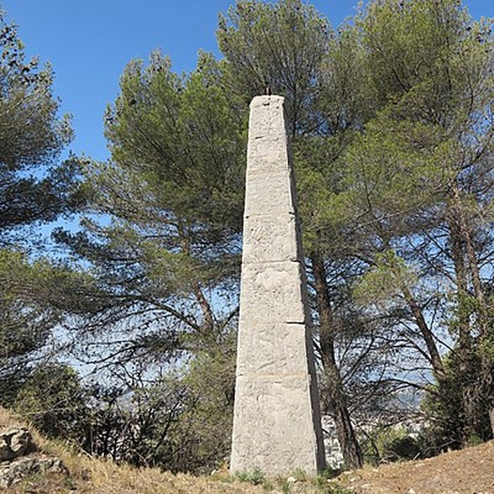 Photo de Observatoire dastronomie du Montgros également sur commune de La Trinité